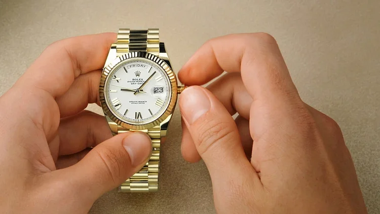 Rolex Day-Date 40 Presidential White dial, Fluted Bezel, President bracelet, Yellow gold Watch