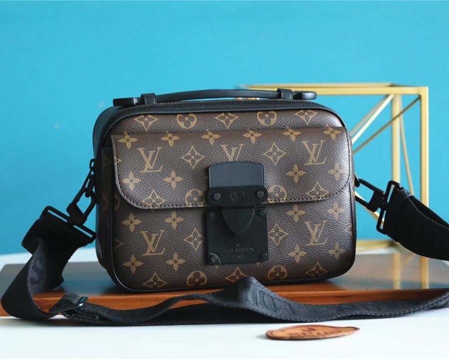 Louis Vuitton S-Lock Messenger Monogram Macassar For Men, Men's Bags, Shoulder And Crossbody Bags 8.7in/22cm LV M45806 - Crozus