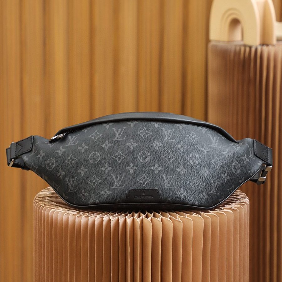 Louis Vuitton Discovery Bumbag PM Monogram Eclipse Canvas For Men, Men's Bags, Belt Bags 17.3in/44cm LV M46035 - Crozus