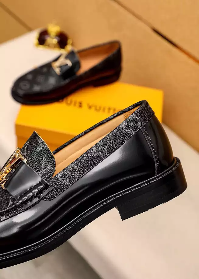 Louis Vuitton Louis Loafer - LL10