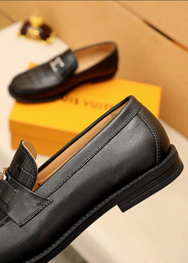 Louis Vuitton Major Loafer - LL27