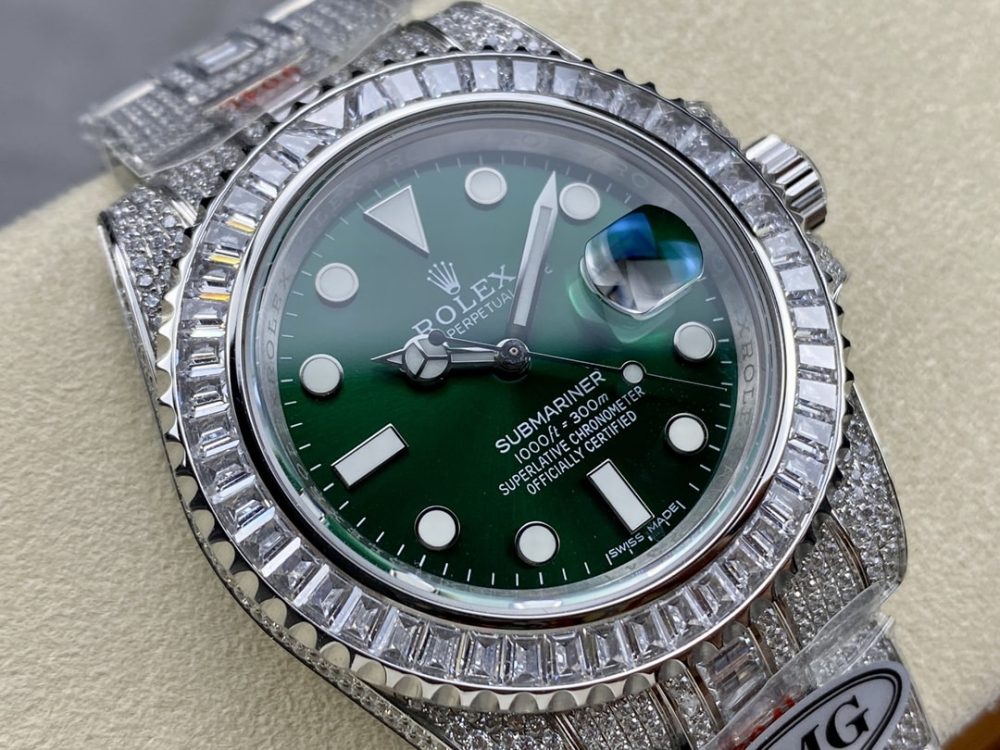 Rolex Submariner Iced Out Ref.116610LV 41mm Green Dial