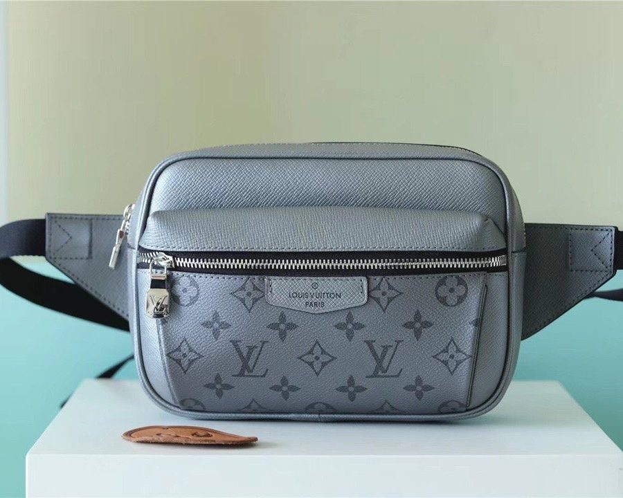 Louis Vuitton Outdoor Bumbag Monogram Canvas Grey For Men, Men's Bags 8.3in/21cm LV - Crozus