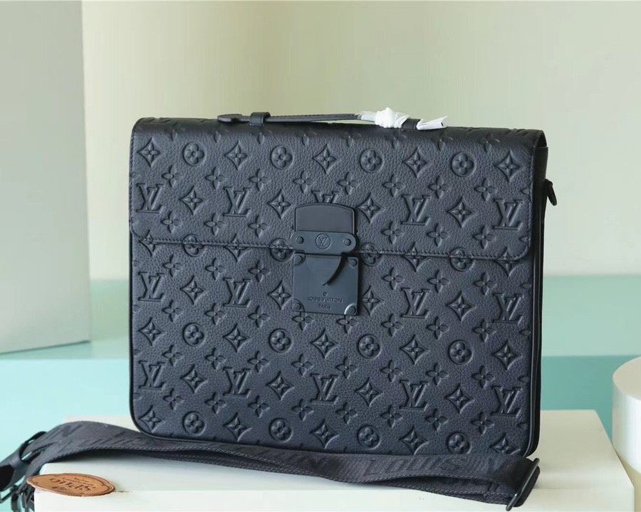 Louis Vuitton S-Lock Briefcase Taurillon Monogram Black For Men, Men's Bags, Shoulder And Crossbody Bags 15.4in/39cm LV M20835 - Crozus