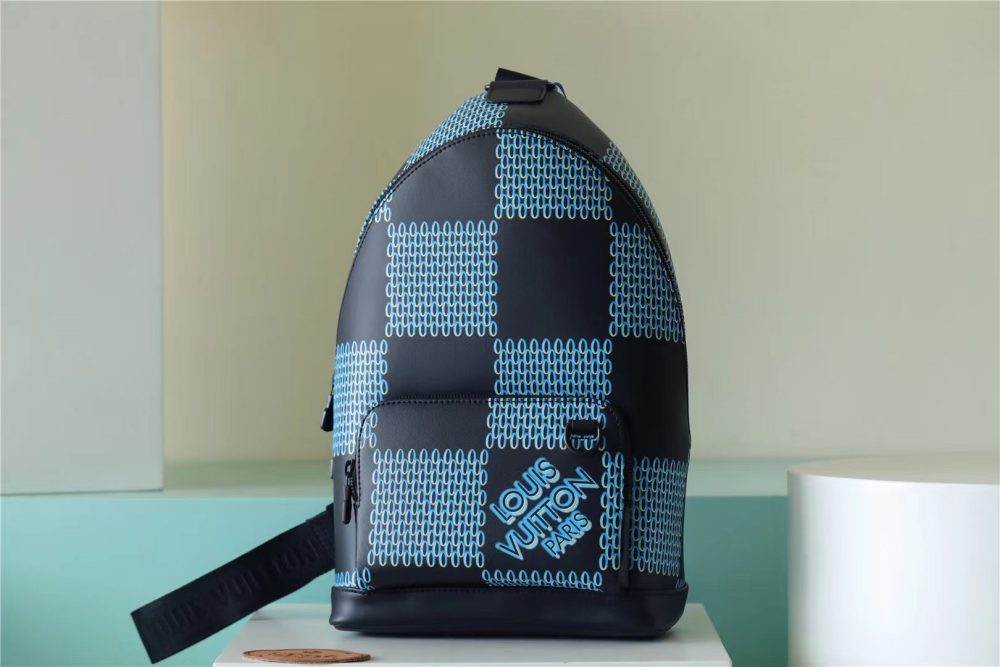 Louis Vuitton Racer Damier Spray Blue For Men, Men's Backpacks 16in/41cm LV  - Crozus